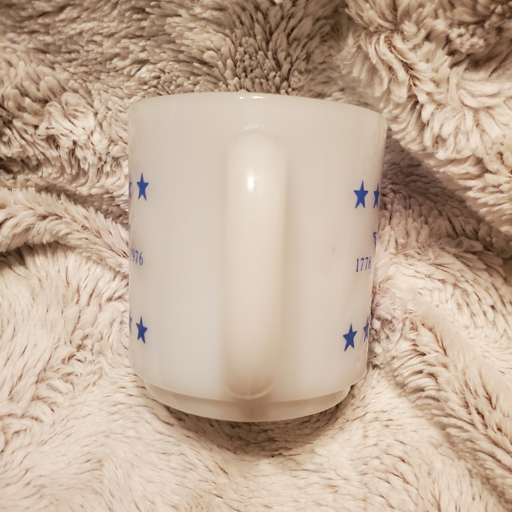 Vintage Glasbake Milk Glass Mug - Bicentennial 1776 - 1976 - Eagle & Shield - Picture 2 of 5